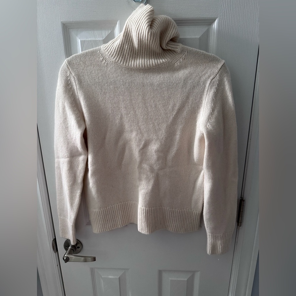 Aritzia 100% cashmere turtleneck sweater, xxs, new